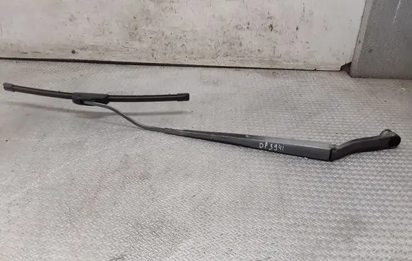 Windshield/front glass wiper blade