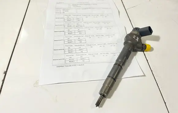 Volkswagen Tiguan Fuel injector 0445110369 03L130277J