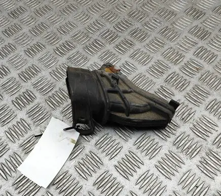 Ford Focus Air intake duct part AV619A675AD