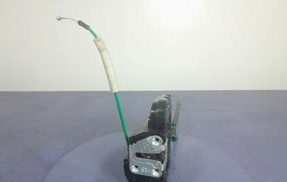 Hyundai i40 Front door lock