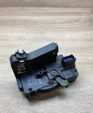 Opel Astra G Front door lock 2444018