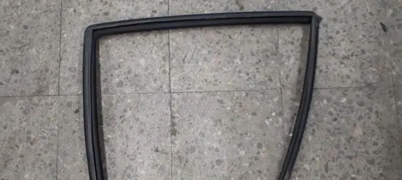 Peugeot 406 Rear door glass trim molding