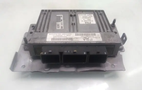 Citroen Xsara Picasso Engine control unit/module 9647007880