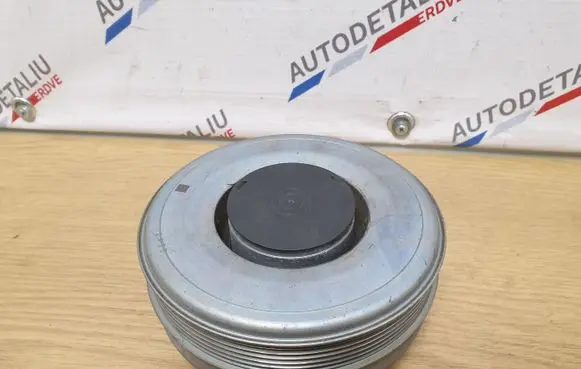 BMW 4 F36 Gran coupe Crankshaft pulley 7619245 11237619245