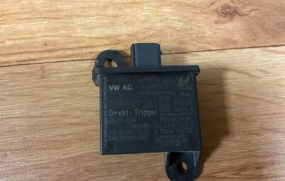 Volkswagen Touareg II Tire pressure sensor 7PP907283 053300501400 54245342