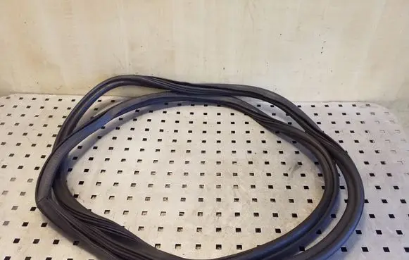Audi A4 S4 B8 8K Front door rubber seal 8K0831721E