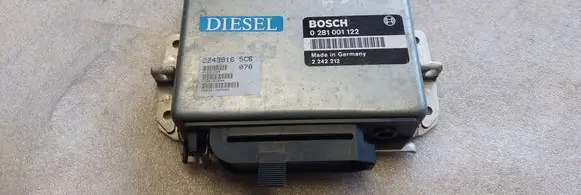 BMW 5 E34 Engine control unit/module 0281001122 2242212