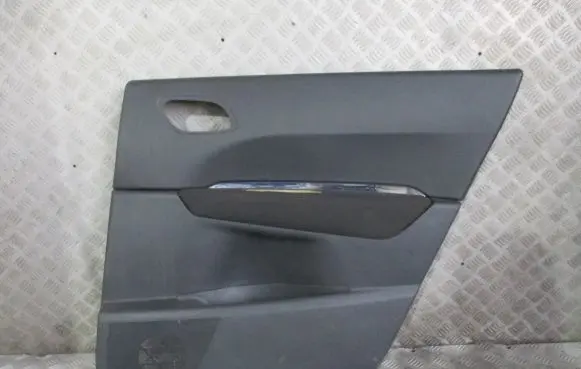Peugeot 5008 Coupe rear side trim panel 96862217ZE