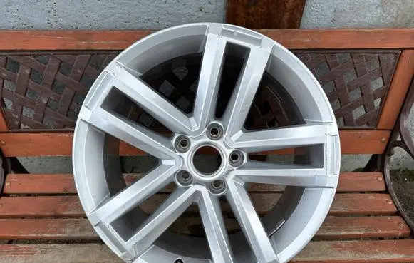 Volkswagen Amarok R19 alloy rim 