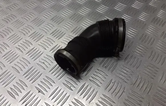 Audi A4 S4 B7 8E 8H Air intake hose/pipe 8E0129615