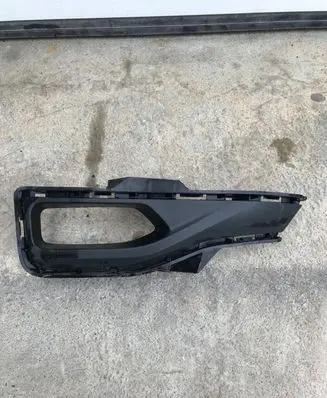 Nissan Leaf II (ZE1) Front fog light trim/grill 622575SK0B