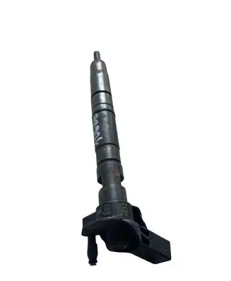 Volkswagen PASSAT B6 Fuel injector 03L130277