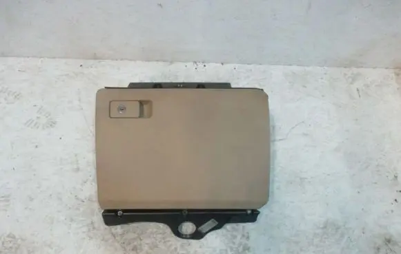 Volkswagen PASSAT B6 Glove box