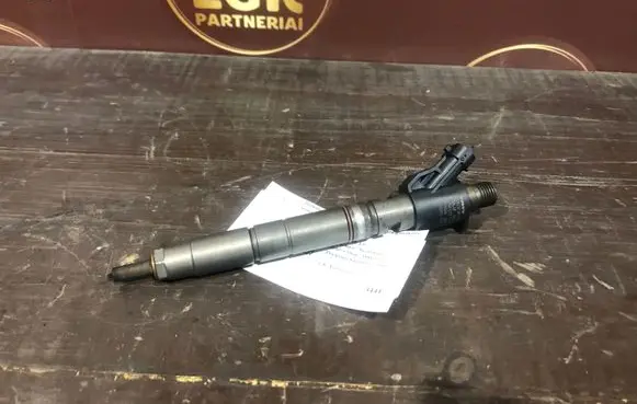 Volvo XC60 Fuel injector 31303238 0445116046