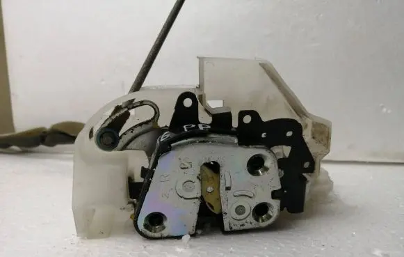Mazda CX-9 Rear door lock 