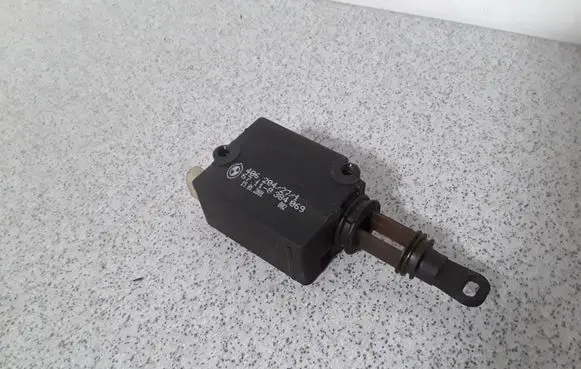 BMW 5 E39 Tailgate boot lock/latch motor 8384069