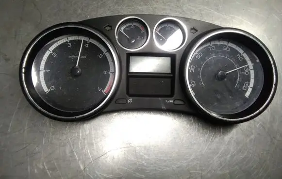 Peugeot 308 Speedometer (instrument cluster) 9665107780 TN864LBH