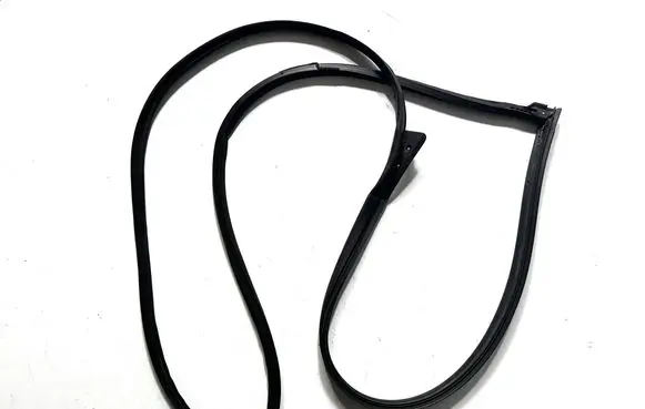 Nissan Rogue Rubber seal front door (on door) 808307FL0A 808304BA0A