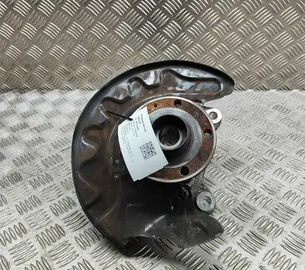 Volkswagen PASSAT B8 Front wheel hub 5Q0407258A