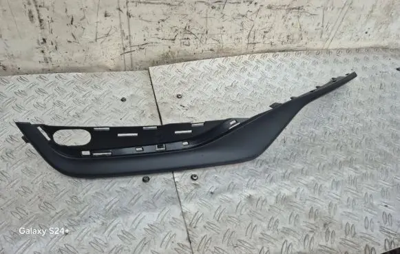 Front bumper splitter molding