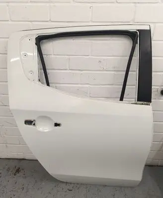 Mitsubishi L200 Rear door