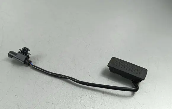 Tailgate opening switch