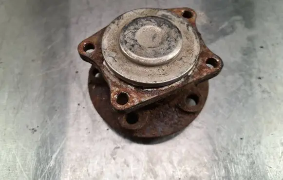 Volvo V70 Rear wheel bearing hub 