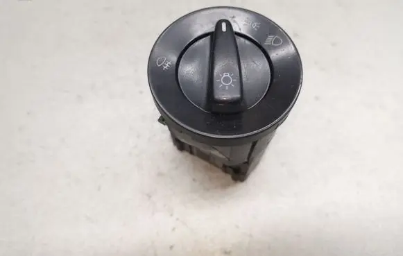 Volkswagen Golf IV Light switch 1C0941531