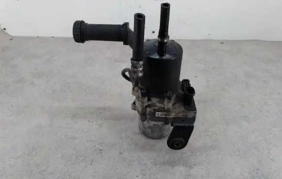 Citroen C4 I Power steering pump 9657613580