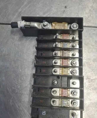 Volkswagen Transporter - Caravelle T5 Fuse module 7H6970187FB