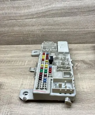 Mazda 3 I Fuse module 519199038