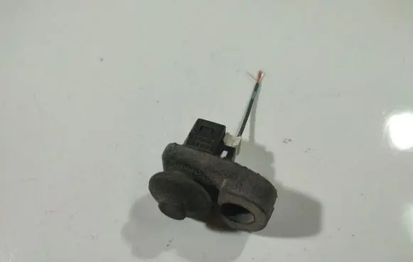 Nissan Pathfinder R51 Front door sensor 