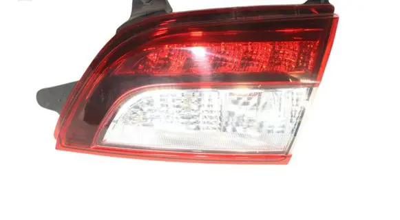 Subaru Outback (BS) Tailgate rear/tail lights