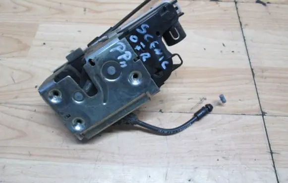 Renault Laguna II Front door lock