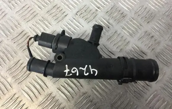Skoda Octavia Mk2 (1Z) Engine coolant pipe/hose 038121132d