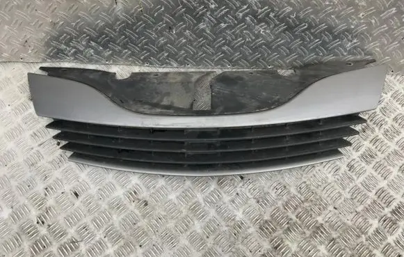Renault Laguna II Front grill 8200012581