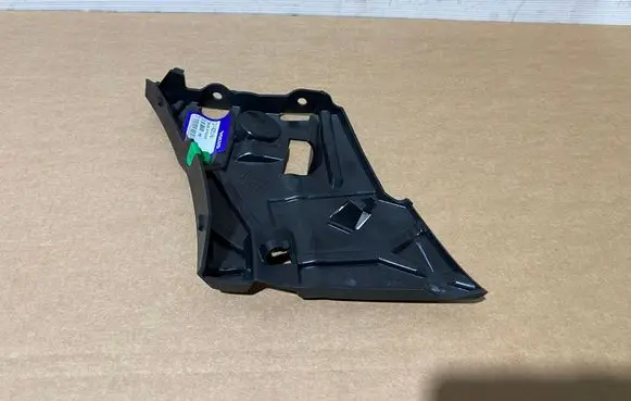 Volvo XC60 Front bumper mounting bracket 31425161