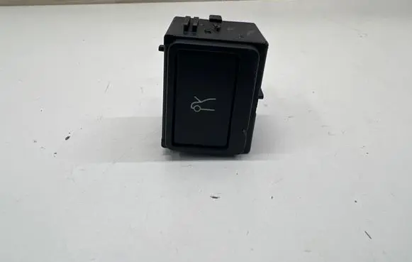 Jaguar I-Pace Tailgate opening switch M9R311B654AA