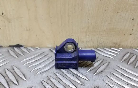 Mercedes-Benz E W212 Airbag deployment crash/impact sensor A2128204926 5WK43872