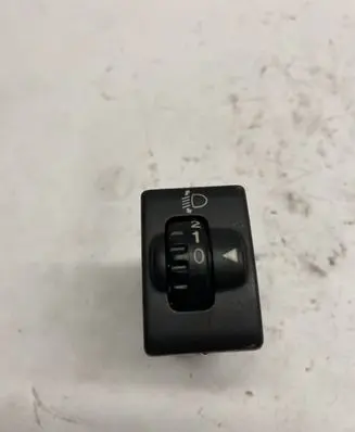 Suzuki Grand Vitara I Headlight level height control switch 32932074
