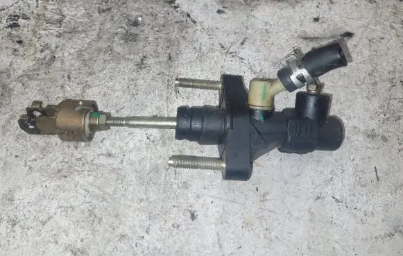Toyota Avensis T250 Clutch master cylinder