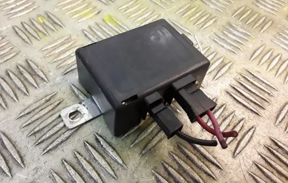 Mercedes-Benz ML W163 Aerial antenna amplifier 1638200289 A1638200289