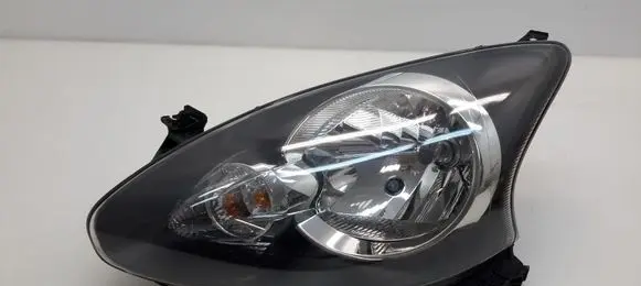 Toyota Aygo AB10 Headlight/headlamp 811700H010