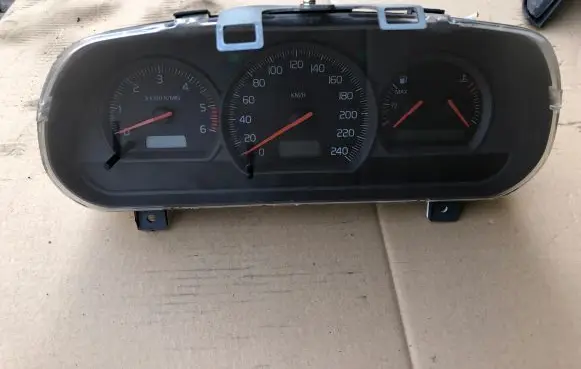 Volvo S40, V40 Speedometer (instrument cluster) 30621242A