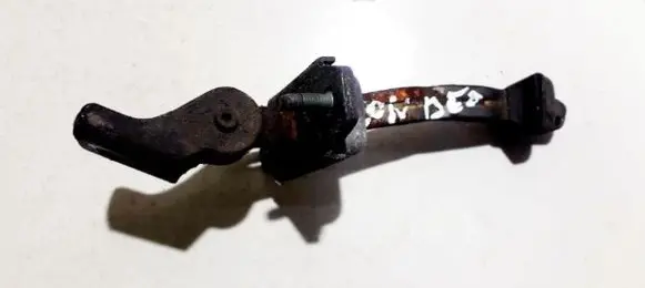 Ford Mondeo MK II Rear door check strap stopper