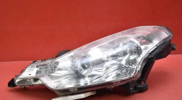 Citroen C-Crosser Headlight/headlamp P7142L