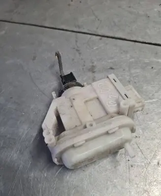 Volkswagen PASSAT B3 Central locking vacuum pump 357862153H
