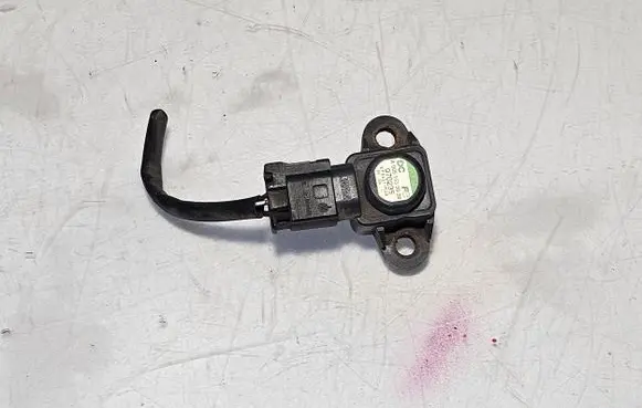 Mercedes-Benz Vito Viano W639 Air pressure sensor A0051535028