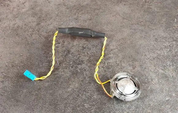 Front door high frequency speaker