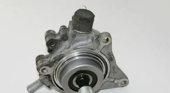 Nissan Navara D40 Vacuum pump 14650EB30A